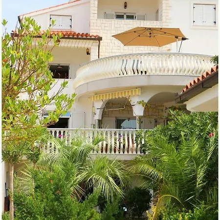 Apartman Pool *