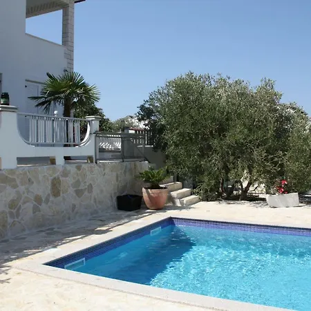 Pool Apartman *